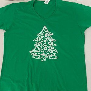 New Screen print Leopard Christmas Tree T-shirt